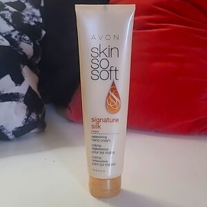 Avon Skin So Soft Signature Silk Argan Replenishing Hand Cream